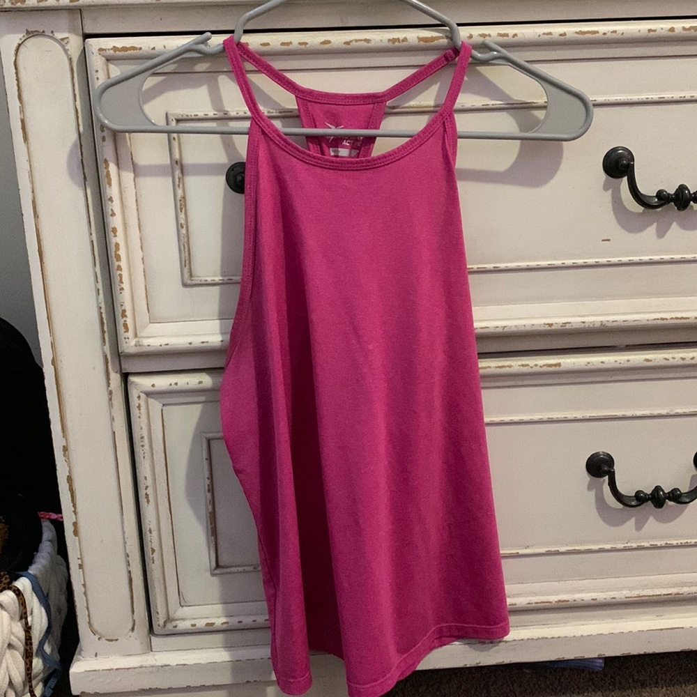 Hot pink active tank